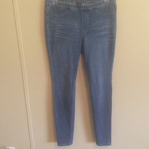 Blue jean Jegging by HUE